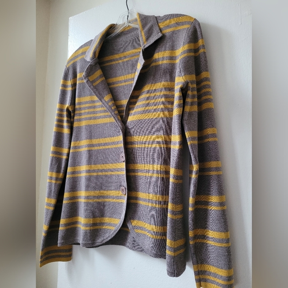 Size M/L - soft and comfy sweater - grey with tan stripes - Picture 3 of 3